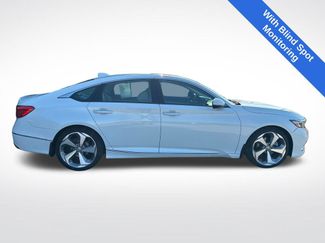 Used 2018 Honda Accord Touring video 2