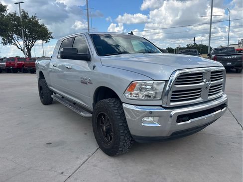 Used 2017 RAM 2500 Big Horn AWD/4WD image 3
