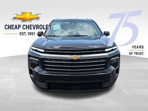 Used 2024 Chevrolet Traverse LT FWD image 8
