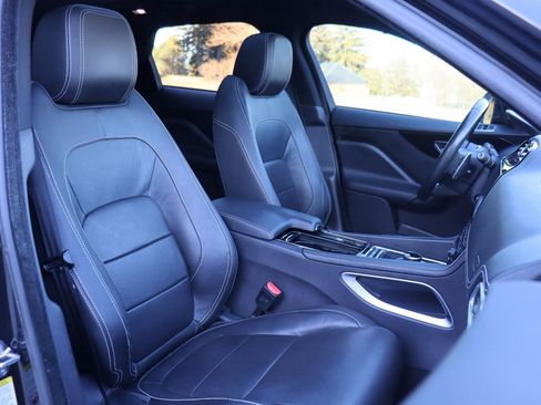 Used 2018 Jaguar F-PACE R-Sport image 19