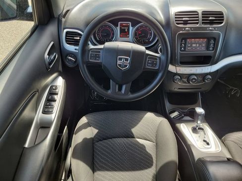 Used 2018 Dodge Journey SE FWD image 11
