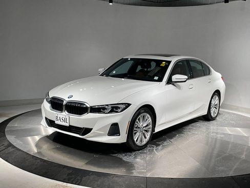 Used 2023 BMW 330i xDrive 330i xDrive w/ Convenience Package image 8