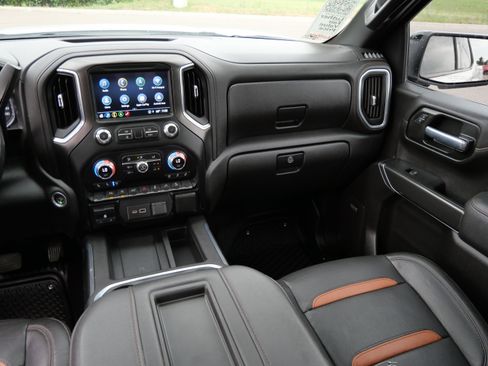 Certified 2021 GMC Sierra 1500 AT4 w/ AT4 Premium Package AWD/4WD image 11
