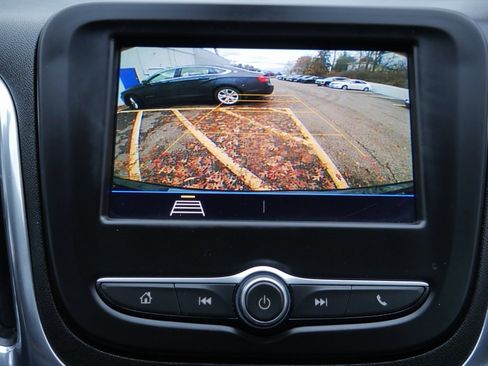 Used 2020 Chevrolet Equinox LT image 16