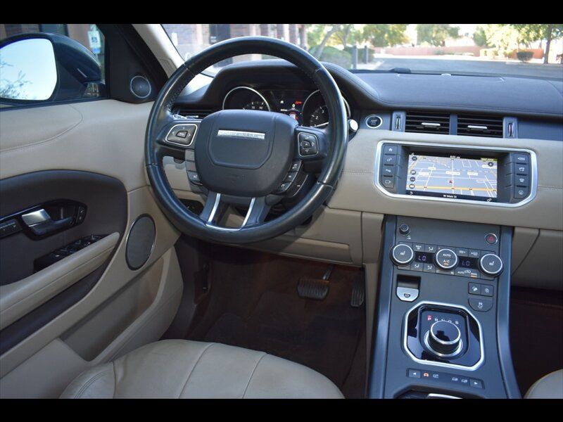 Used 2018 Land Rover Range Rover Evoque SE AWD/4WD image 29
