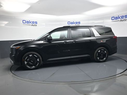 New 2026 Kia Carnival EX FWD image 5