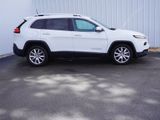 Used 2016 Jeep Cherokee Limited image 2