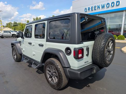 Used 2024 Jeep Wrangler Unlimited Sport AWD/4WD image 3