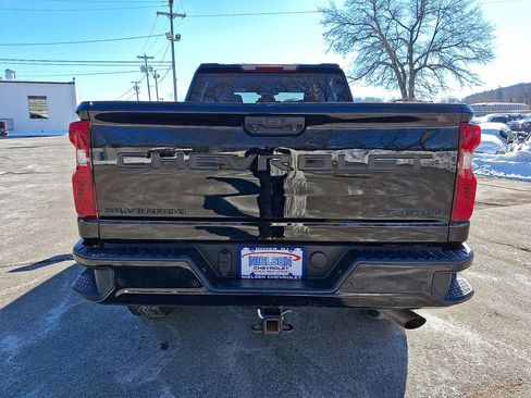 Used 2024 Chevrolet Silverado 2500 Custom w/ Custom Value Package image 21