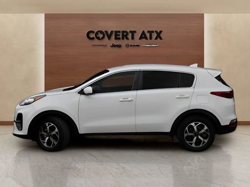 Used 2020 Kia Sportage LX image 2