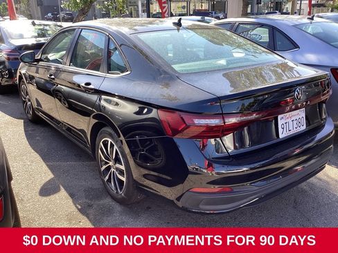 Used 2025 Volkswagen Jetta SE FWD image 6