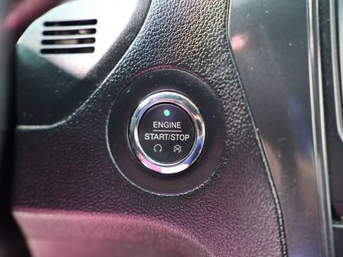 Used 2017 Ford Explorer XLT w/ Equipment Group 201A FWD image 23