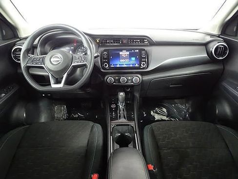 Used 2024 Nissan Kicks SV image 27