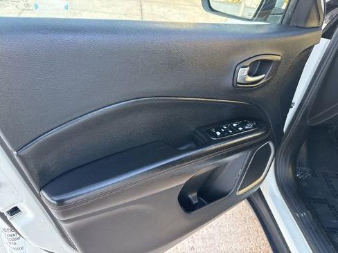 Used 2020 Jeep Compass Limited image 17