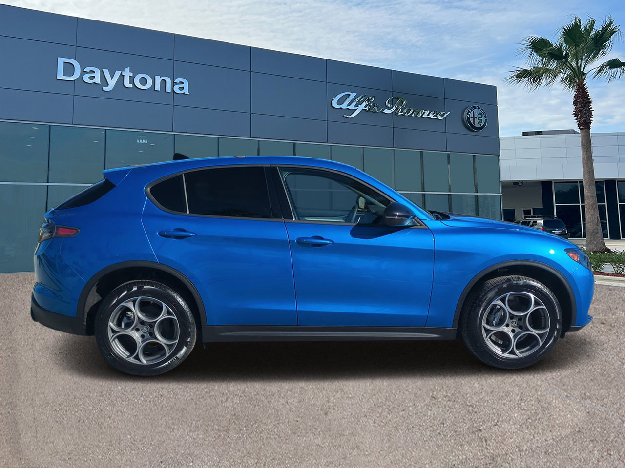 New 2025 Alfa Romeo Stelvio Sprint w/ Convenience Package AWD/4WD image 2