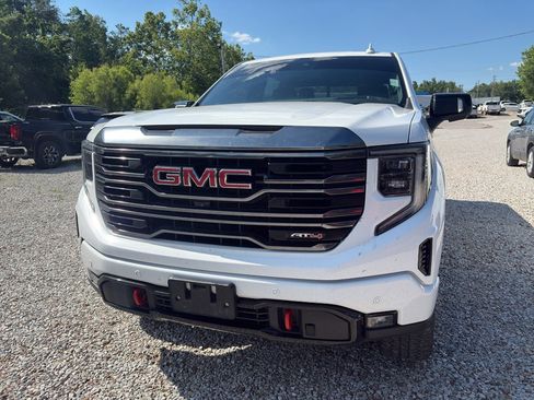 Used 2022 GMC Sierra 1500 AT4 w/ AT4 Premium Package AWD/4WD image 2