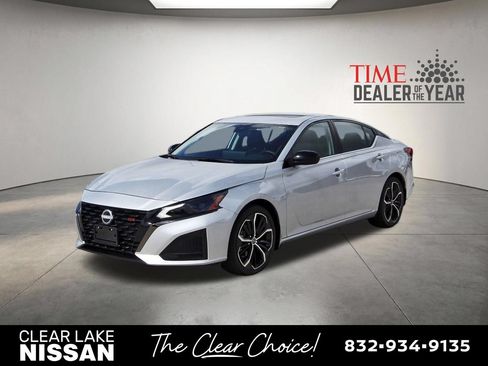 Certified 2025 Nissan Altima 2.5 SR w/ SR Premium Package FWD image 3