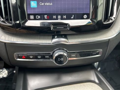 Certified 2025 Volvo XC60 B5 Plus AWD/4WD image 25