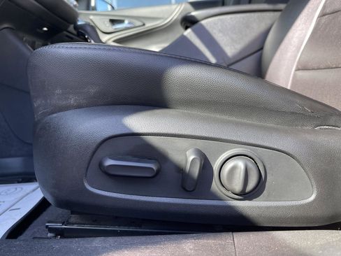 Used 2017 Chevrolet Malibu Premier w/ Driver Confidence Package image 17