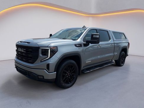 Used 2023 GMC Sierra 1500 Elevation w/ Preferred Package AWD/4WD image 7