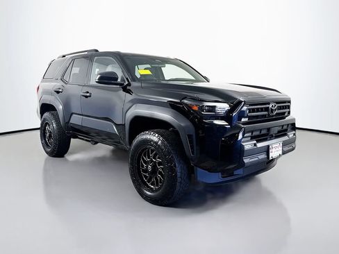 Used 2025 Toyota 4Runner SR5 AWD/4WD image 10