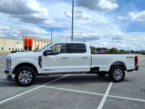 Used 2024 Ford F350 4x4 Crew Cab Super Duty image 4