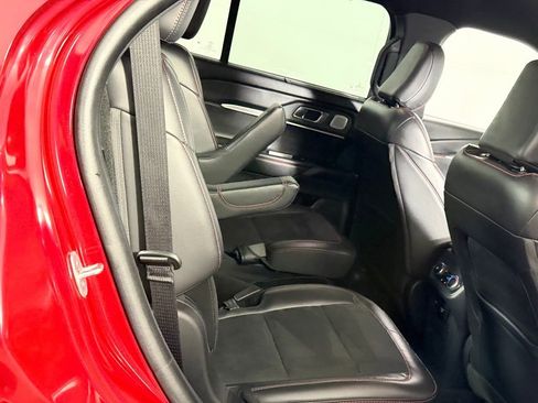 Used 2025 Ford Explorer ST image 24