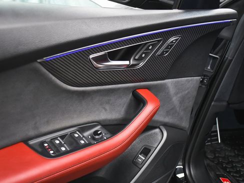 Used 2024 Audi SQ8 Prestige w/ Prestige Package image 10