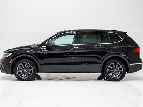 Used 2023 Volkswagen Tiguan SE FWD image 31