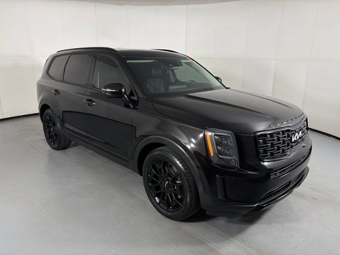 Used 2022 Kia Telluride EX w/ EX Premium Package AWD/4WD image 2