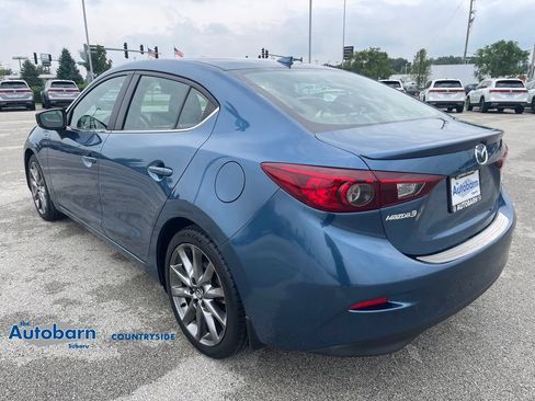 Used 2018 MAZDA MAZDA3 Touring FWD image 3