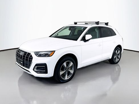 Certified 2024 Audi Q5 Premium AWD/4WD image 1