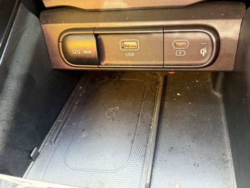 Certified 2023 Kia Telluride EX w/ EX Captain's Chair Package FWD image 26