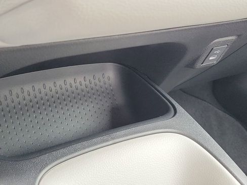 New 2026 Toyota Corolla LE FWD image 17