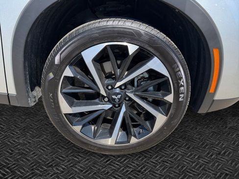Used 2024 Mitsubishi Outlander SE AWD/4WD image 11