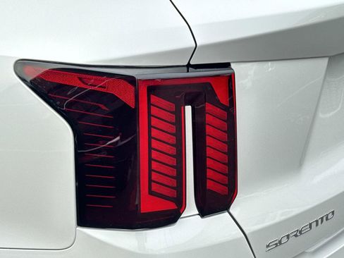 Used 2025 Kia Sorento SX Prestige image 29