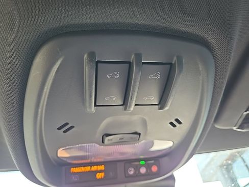 Used 2025 Chevrolet Trax RS w/ Sunroof Package FWD image 66