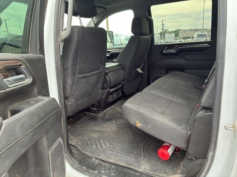 Used 2024 Chevrolet Silverado 2500 LT AWD/4WD image 4