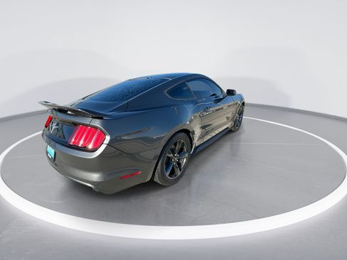 Used 2016 Ford Mustang Coupe RWD image 8