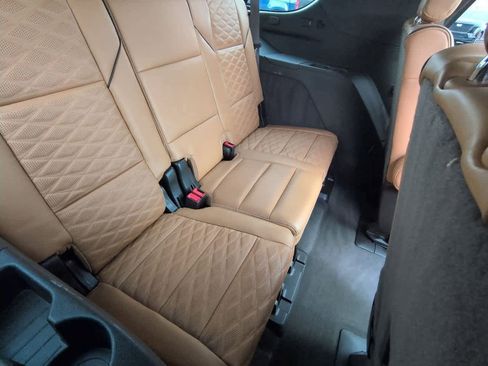 Used 2024 Cadillac Escalade Sport w/ LPO, ONYX Package image 22