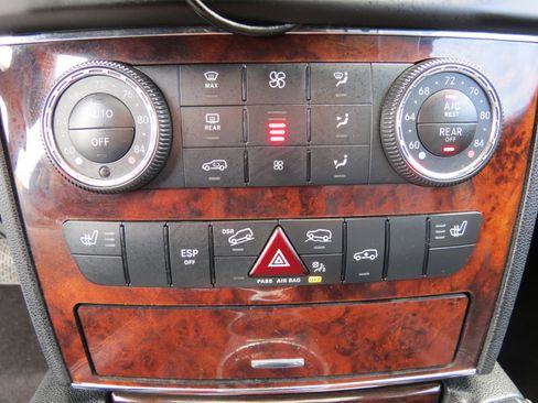Used 2010 Mercedes-Benz GL 450 4MATIC image 21