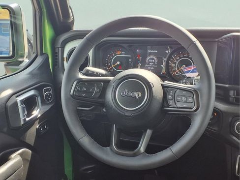 Used 2025 Jeep Wrangler Unlimited Sport AWD/4WD image 11