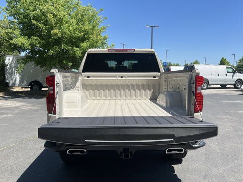 New 2026 Chevrolet Silverado 1500 Custom Trail Boss w/ LPO, Dark Essentials Package AWD/4WD image 11