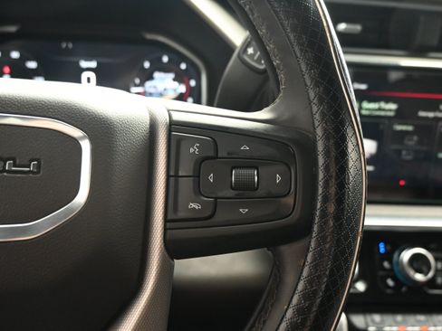 Used 2025 GMC Sierra 3500 Denali AWD/4WD image 18