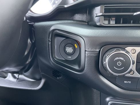 New 2026 Jeep Gladiator Rubicon AWD/4WD image 29