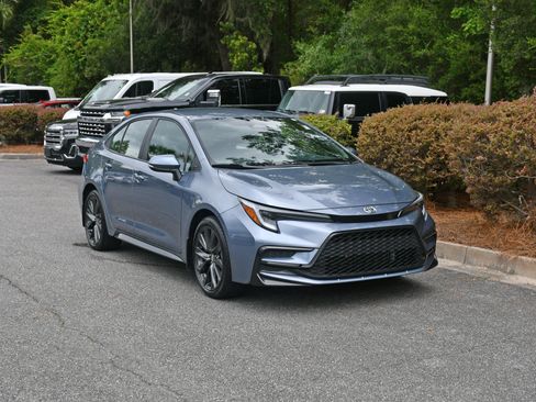 Certified 2025 Toyota Corolla SE FWD image 6