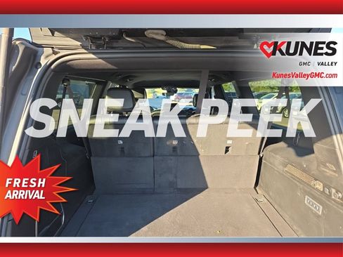 Used 2024 Jeep Wagoneer L Series II w/ Flexible Seating Group AWD/4WD image 4
