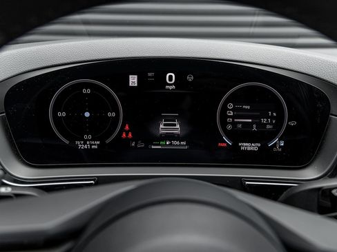 Certified 2025 Porsche Cayenne S AWD/4WD image 18