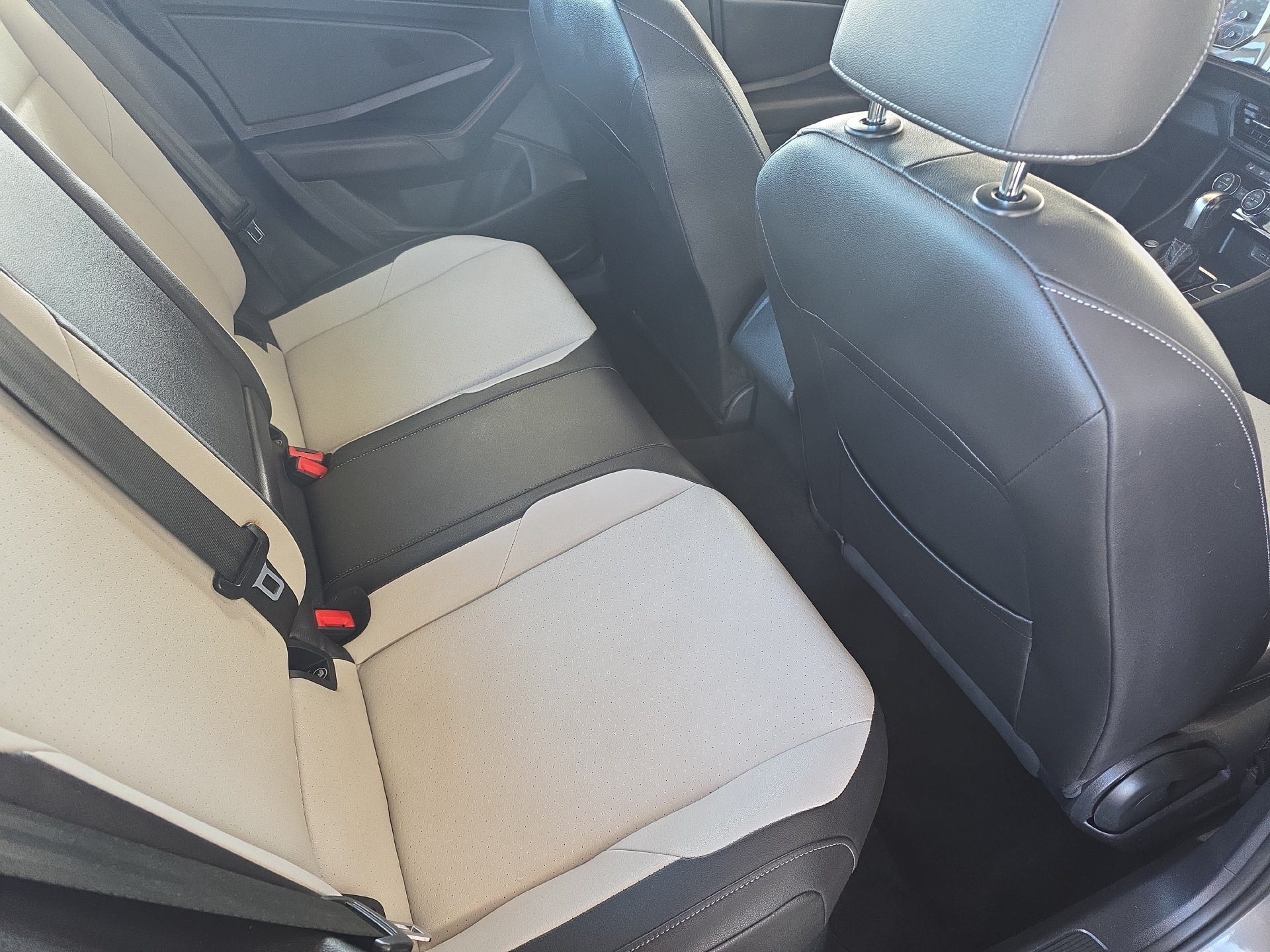 Used 2020 Volkswagen Jetta R-Line FWD image 11