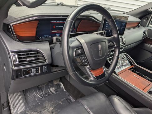 Used 2024 Lincoln Navigator Reserve AWD/4WD image 15